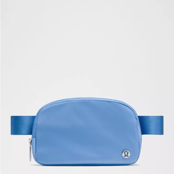 Lululemon Everywhere Belt Bag 1L- Pool Party - Picture 2 of 6